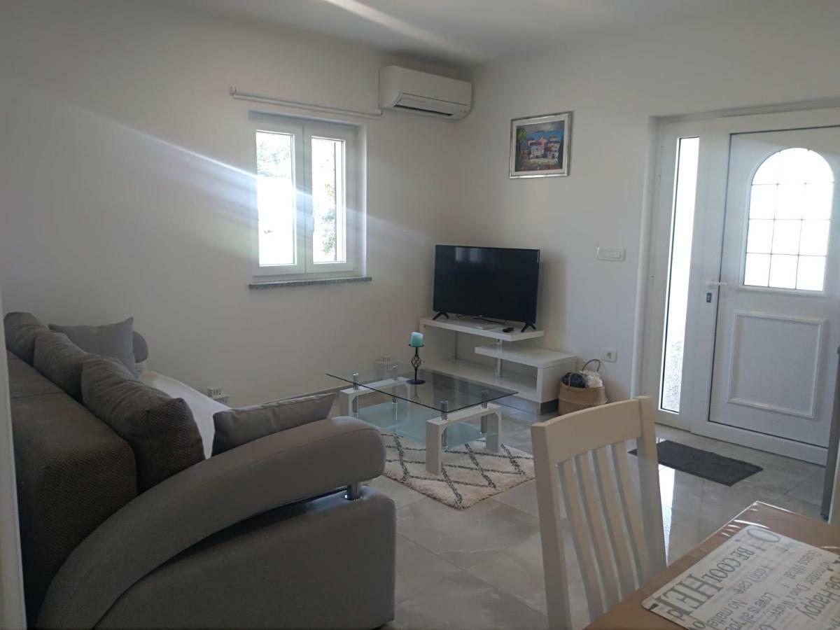 Apartment Ivana Novigrad  Bagian luar foto